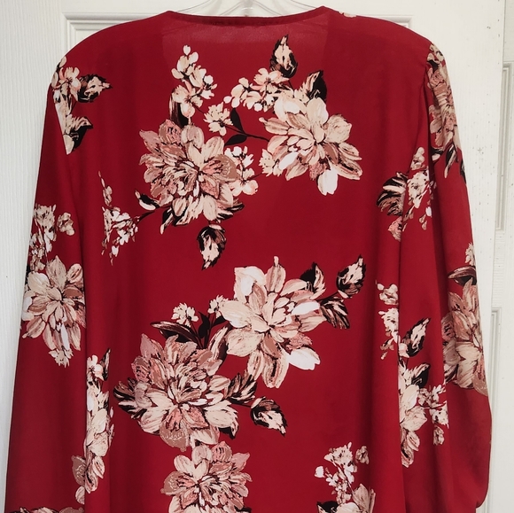 NWOT Red Floral Print Blouse - Picture 7 of 8